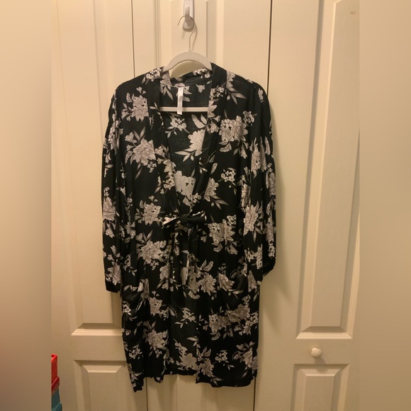 Spiritual Gangster Maya Kimono - Picture 2 of 6